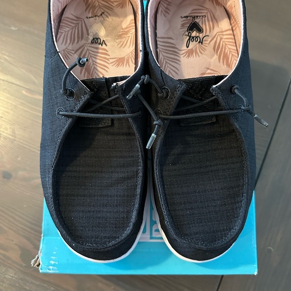 Reef Women’s Cushion Coast Slip On Sneaker - Picture 3 of 7